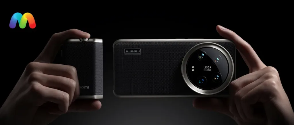 В руках держат смартфон Xiaomi 15 Ultra и специальную рукоятку-аксессуар для фотосъемки.